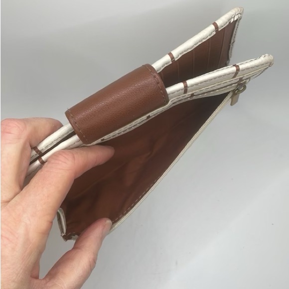 Fossil Madison natural and brown Tab Clutch wallet - Picture 6 of 9